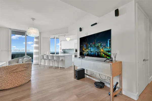 $6,700 | 15901 Collins Avenue, Unit 2405, Sunny Isles Beach, FL 33160