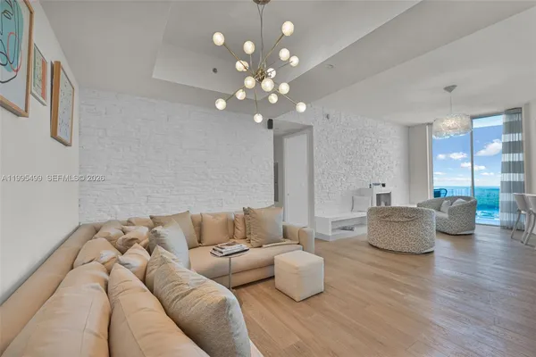 $6,700 | 15901 Collins Avenue, Unit 2405, Sunny Isles Beach, FL 33160