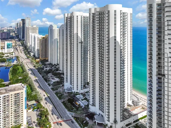 $6,700 | 15901 Collins Avenue, Unit 2405, Sunny Isles Beach, FL 33160