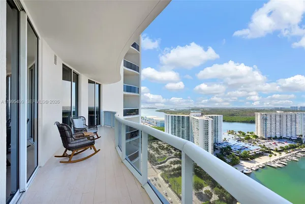 $6,700 | 15901 Collins Avenue, Unit 2405, Sunny Isles Beach, FL 33160