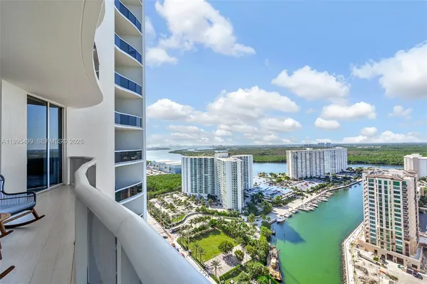 $6,700 | 15901 Collins Avenue, Unit 2405, Sunny Isles Beach, FL 33160