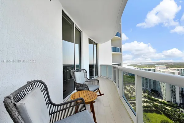 $6,700 | 15901 Collins Avenue, Unit 2405, Sunny Isles Beach, FL 33160
