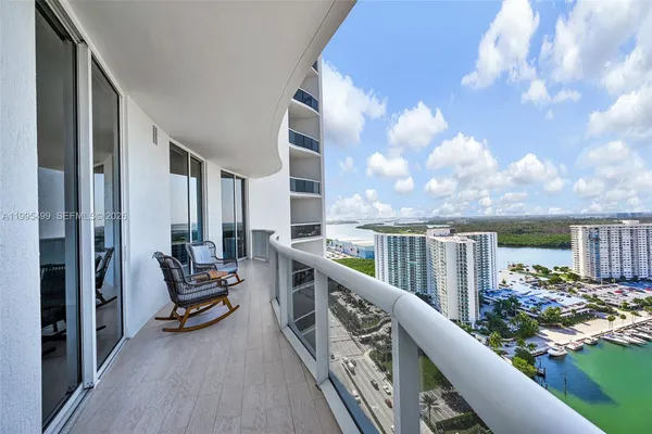 $6,700 | 15901 Collins Avenue, Unit 2405, Sunny Isles Beach, FL 33160
