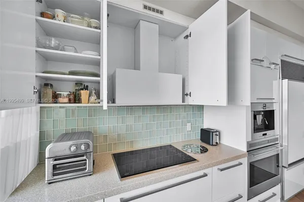 $6,700 | 15901 Collins Avenue, Unit 2405, Sunny Isles Beach, FL 33160