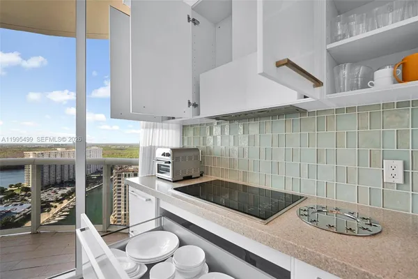 $6,700 | 15901 Collins Avenue, Unit 2405, Sunny Isles Beach, FL 33160