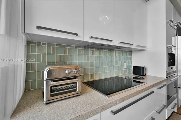 $6,700 | 15901 Collins Avenue, Unit 2405, Sunny Isles Beach, FL 33160