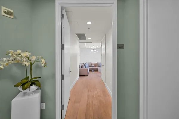 $6,700 | 15901 Collins Avenue, Unit 2405, Sunny Isles Beach, FL 33160