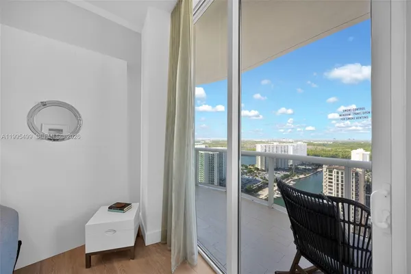 $6,700 | 15901 Collins Avenue, Unit 2405, Sunny Isles Beach, FL 33160