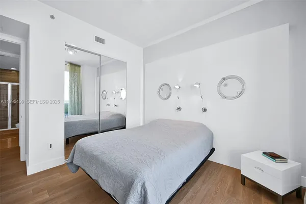 $6,700 | 15901 Collins Avenue, Unit 2405, Sunny Isles Beach, FL 33160