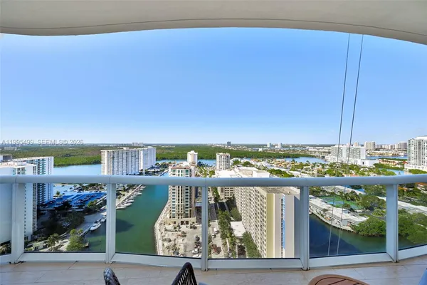 $6,700 | 15901 Collins Avenue, Unit 2405, Sunny Isles Beach, FL 33160