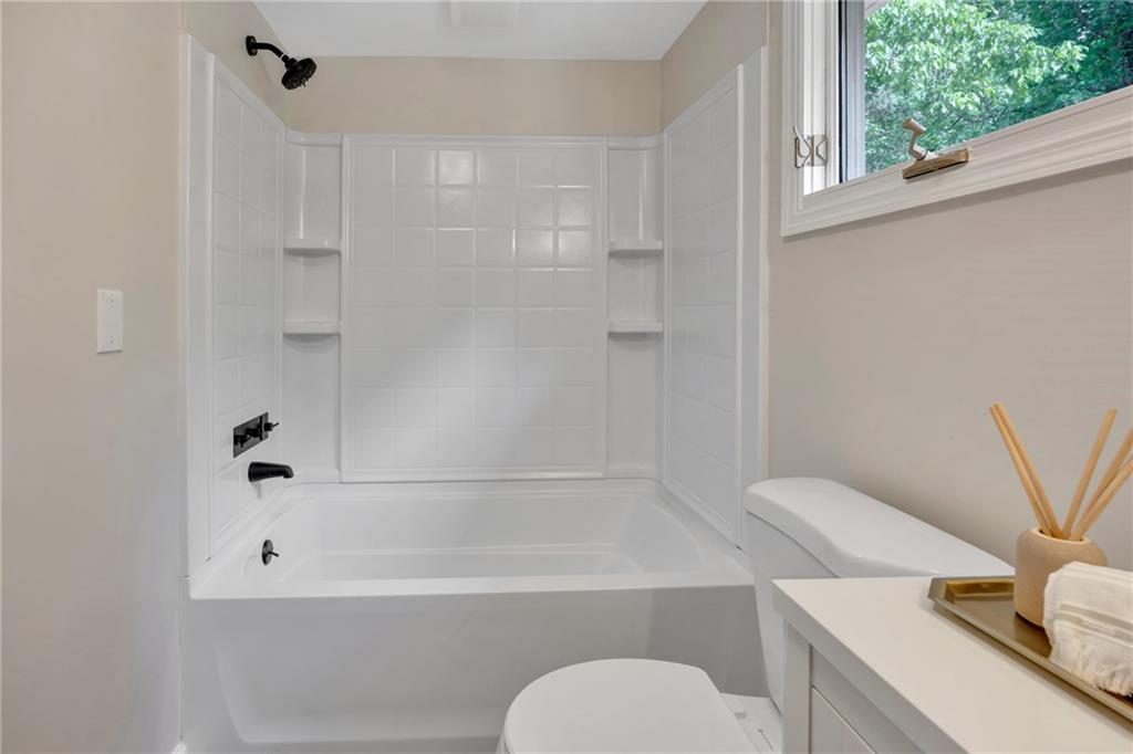 2573 Bonds Lake Road Northwest Conyers, GA 30012 - Photo 27 of 46