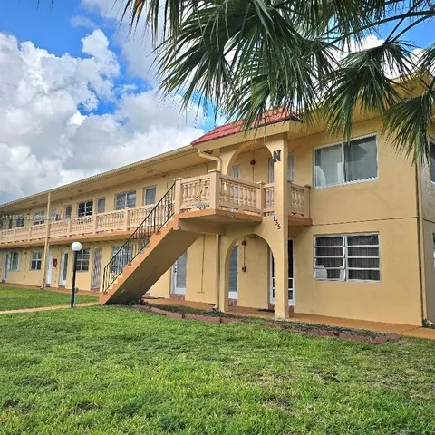 $180,000 | 135 Northeast 202nd Terrace, Unit N18, Miami Gardens, FL 33179