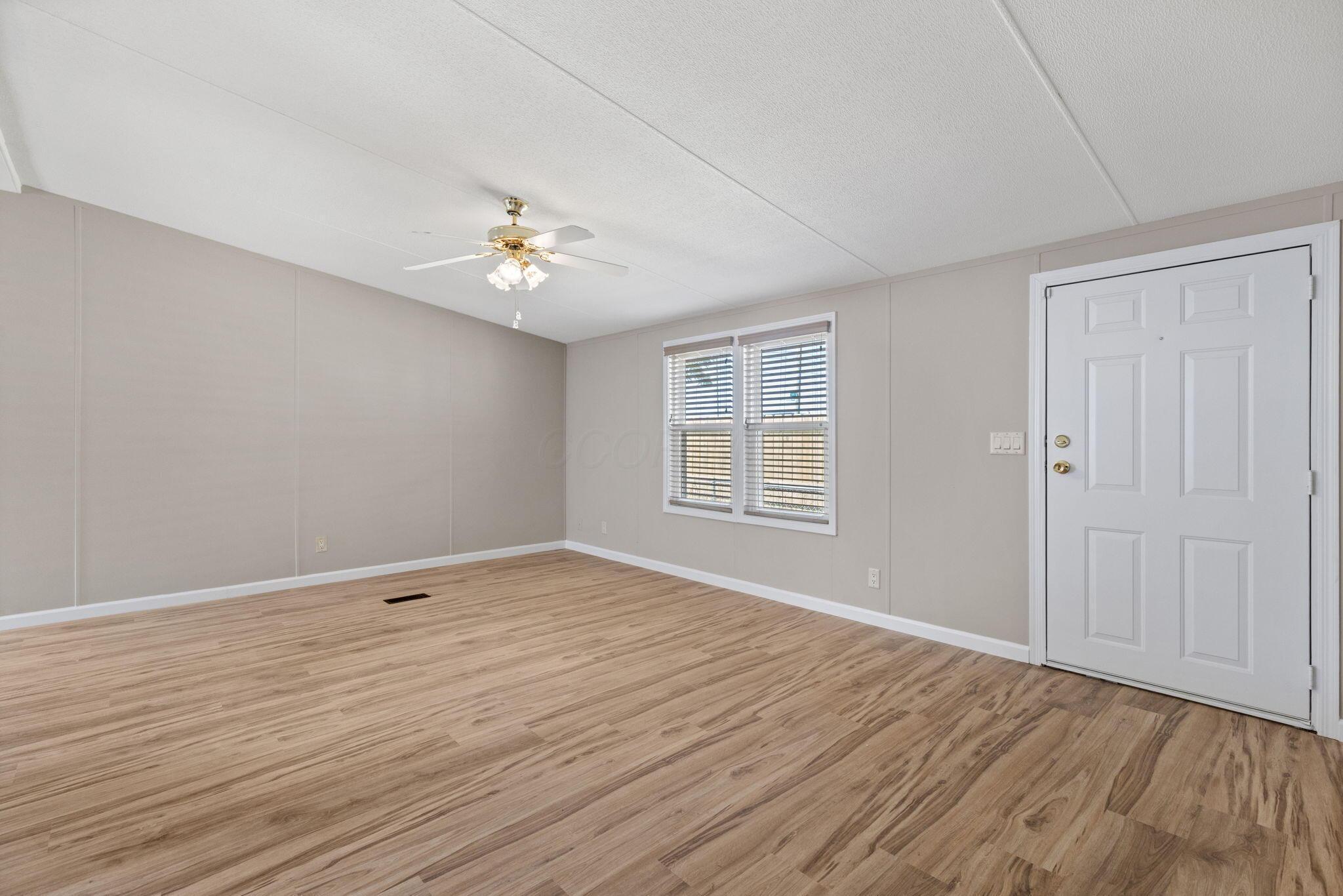 1538 Frank Road Columbus, OH 43223 - Photo 8 of 30 2025-9-11 1538 Frank Rd 011