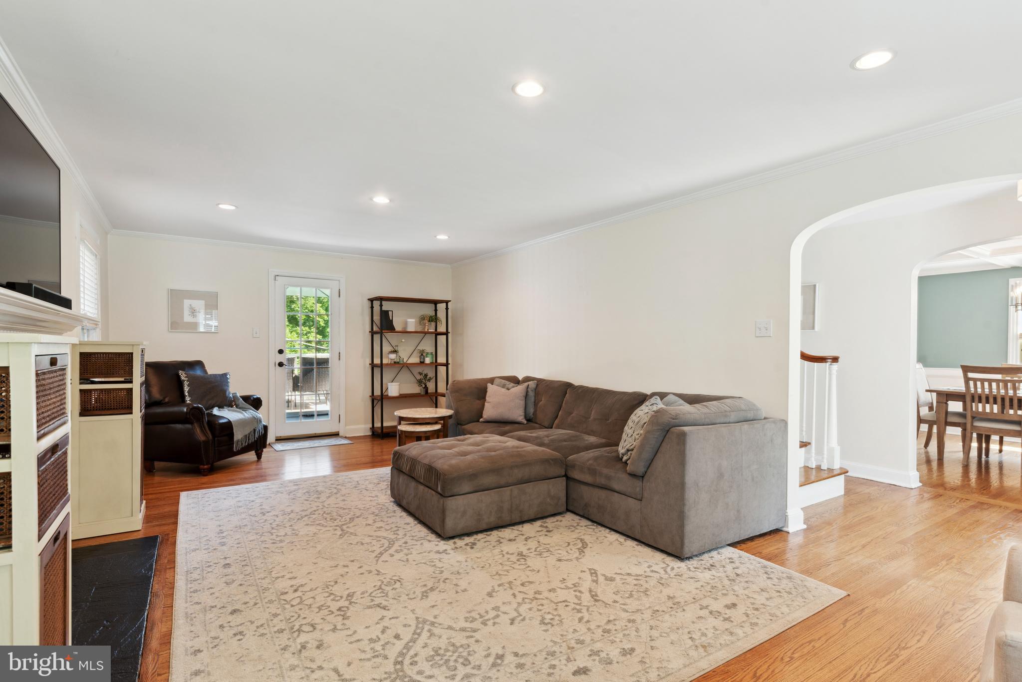 1015 Crest Road Wynnewood, PA 19096 - Photo 4 of 35
