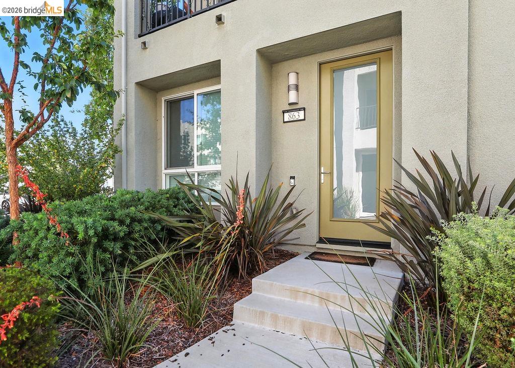 863 Lookout Street Richmond, CA 94804 - Photo 2 of 42 Entrance to property with stucco siding