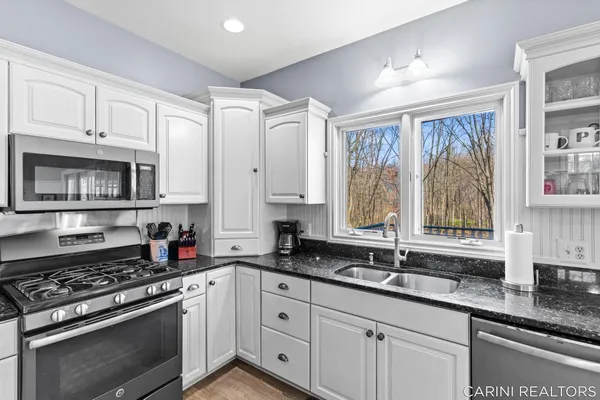 $660,000 | 7887 Burrstone Court Southeast, Caledonia, MI 49316