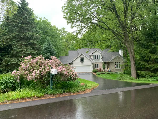 $660,000 | 7887 Burrstone Court Southeast, Caledonia, MI 49316
