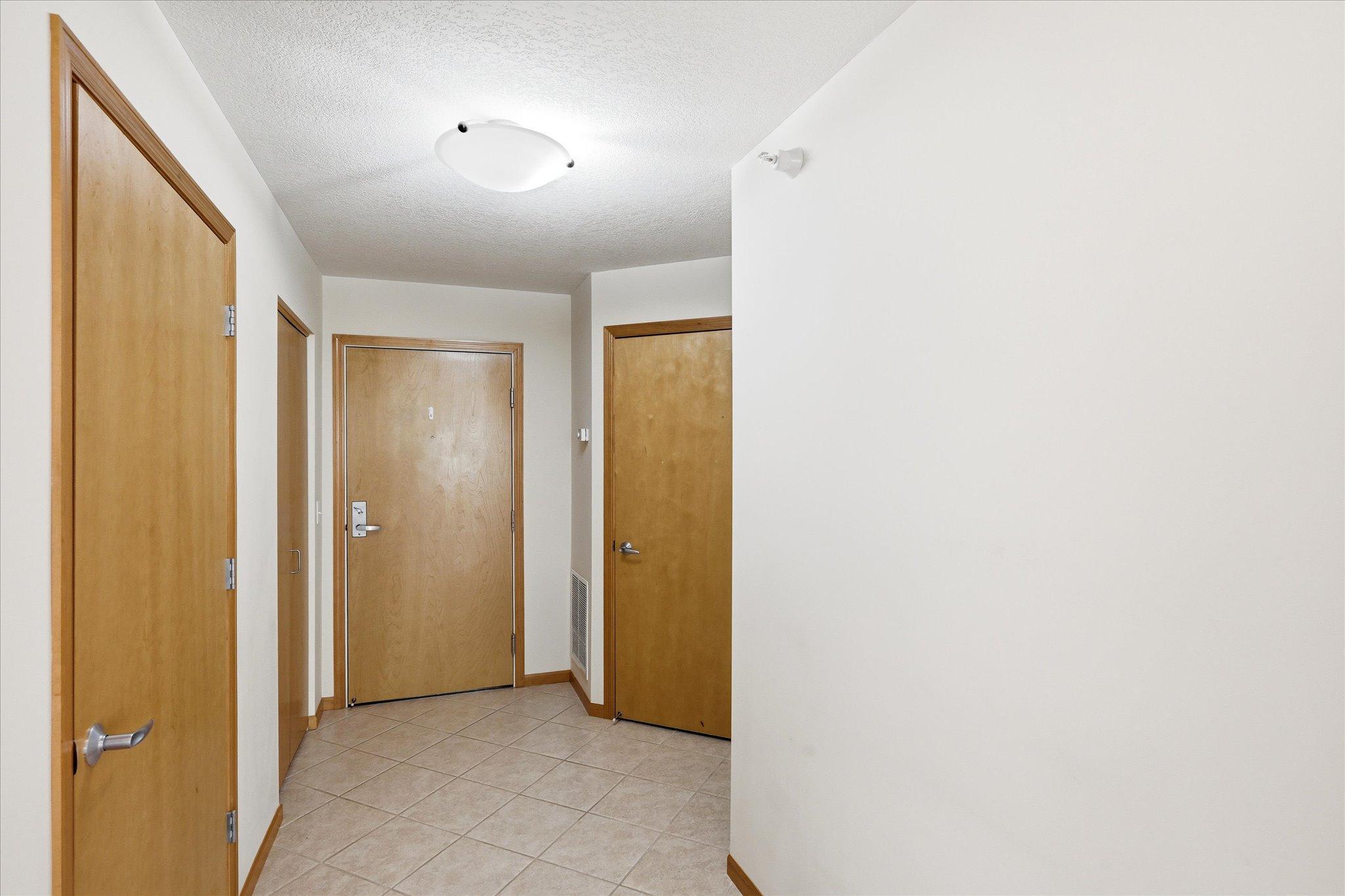 2550 38th Avenue Northeast, Unit 213 St. Anthony, MN 55421 - Photo 3 of 37