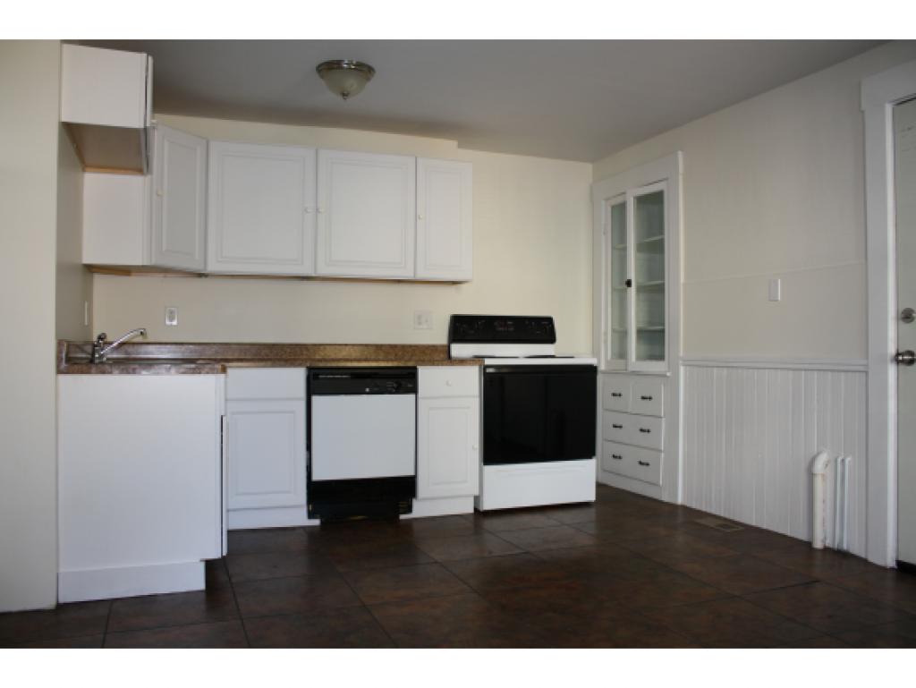 21 Lincoln Street Rochester, NH 03867 - Photo 3 of 10