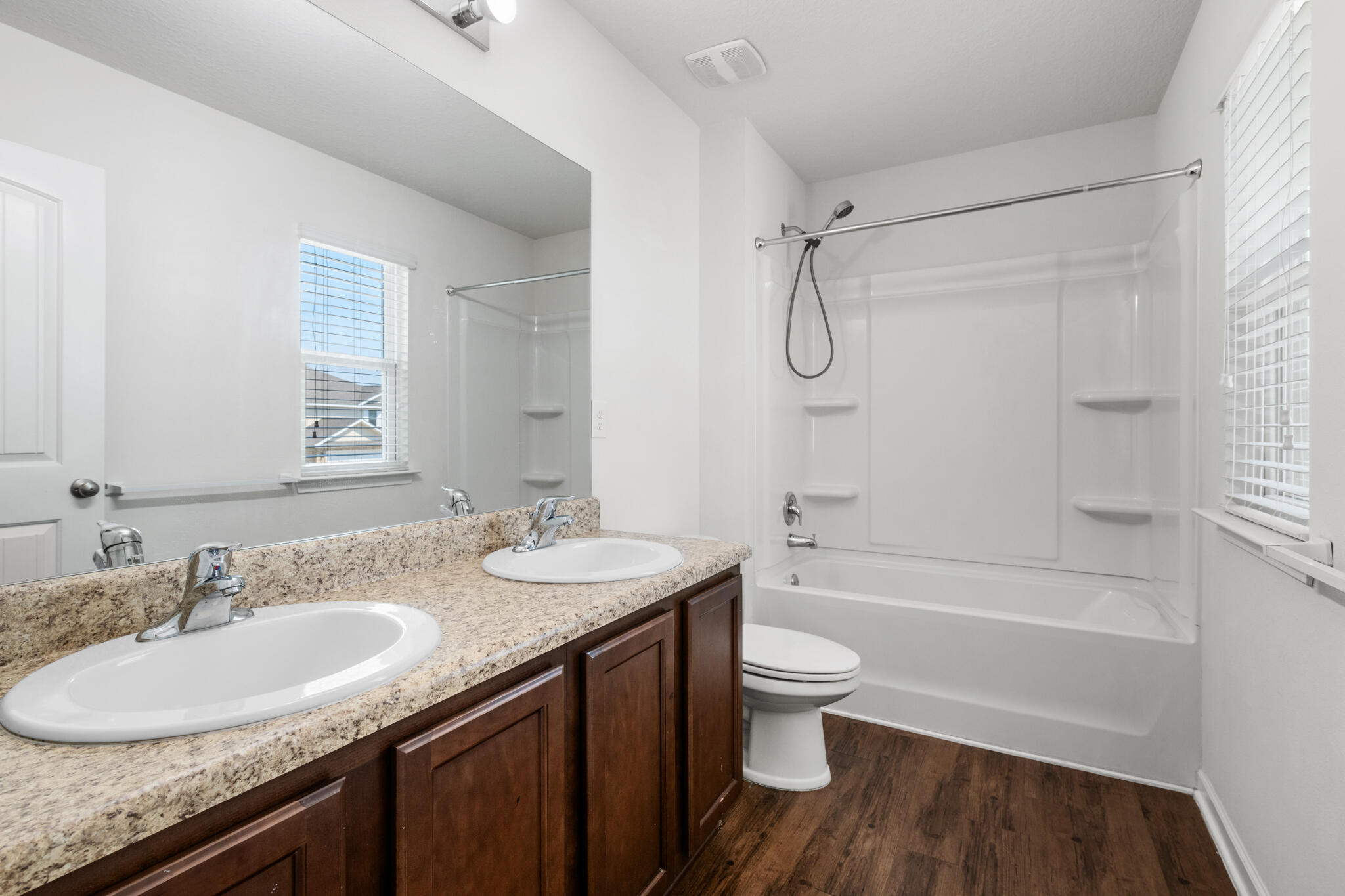 725 Widgeon Way Crestview, FL 32539 - Photo 8 of 16 725WidgeonWay-12