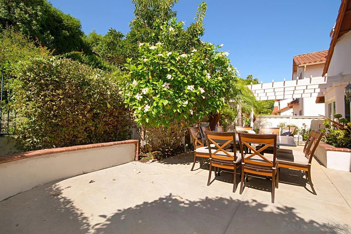 4256 Caminito Terviso San Diego, CA 92122 - Photo 28 of 32 a view of a backyard with sitting area