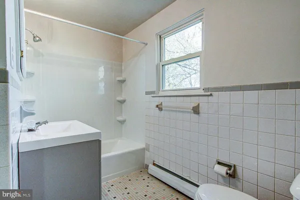 $2,500 | 826 Shaw Avenue, Lansdale, PA 19446