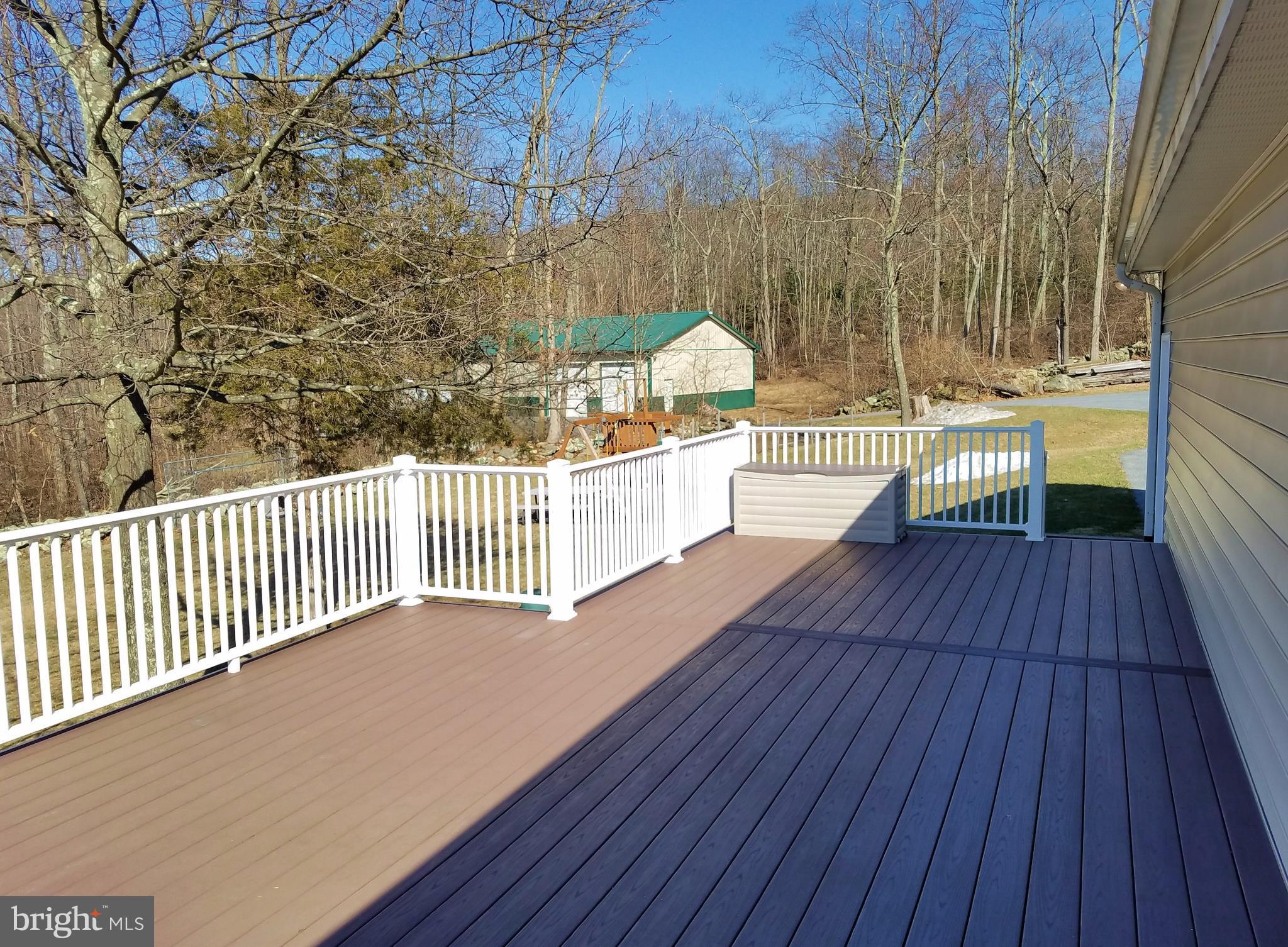 23934 Foxville Road Smithsburg, MD 21783 - Photo 6 of 30 Rear Deck
