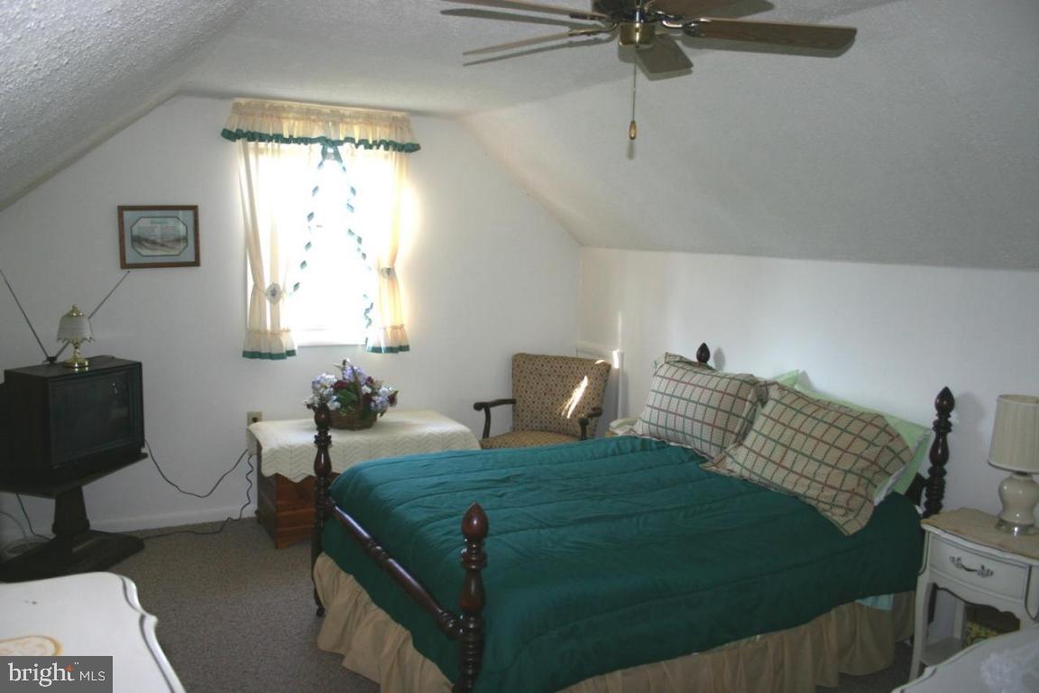 1728 Wilderness Road Lancaster, PA 17603 - Photo 3 of 18 Gallery Image 3