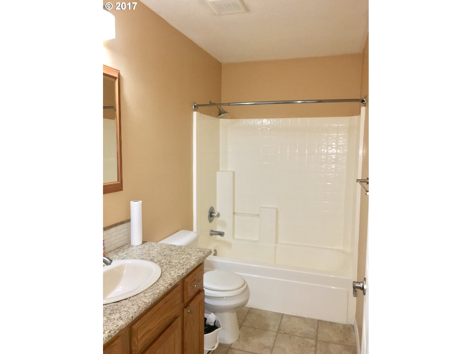 18128 Southwest Strathmoor Street Beaverton, OR 97007 - Photo 12 of 13 Gallery Image 12