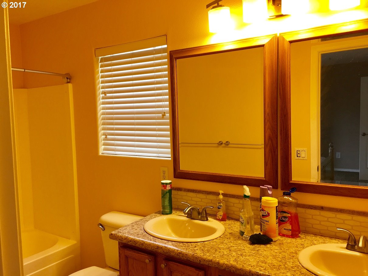 18128 Southwest Strathmoor Street Beaverton, OR 97007 - Photo 9 of 13 Gallery Image 9