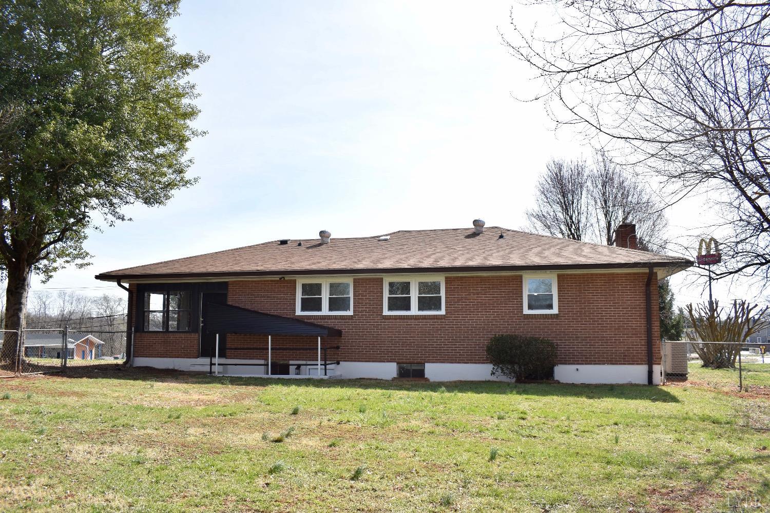 123 Ridge Street Madison Heights, VA 24572 - Photo 3 of 29 Gallery Image 3