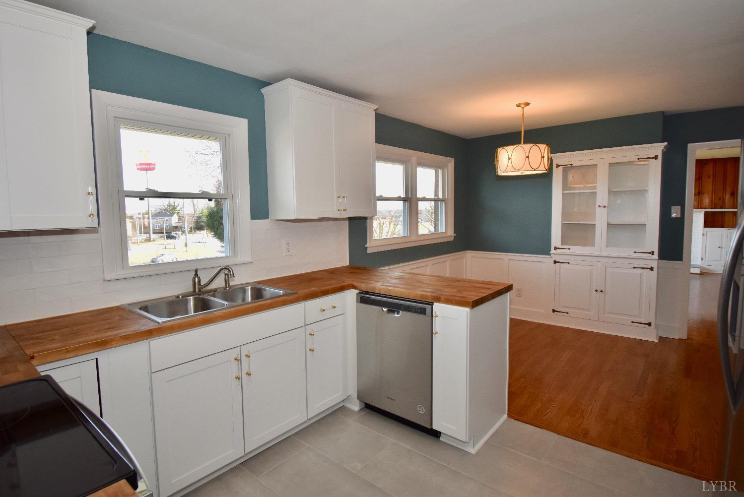 123 Ridge Street Madison Heights, VA 24572 - Photo 4 of 29 Gallery Image 4