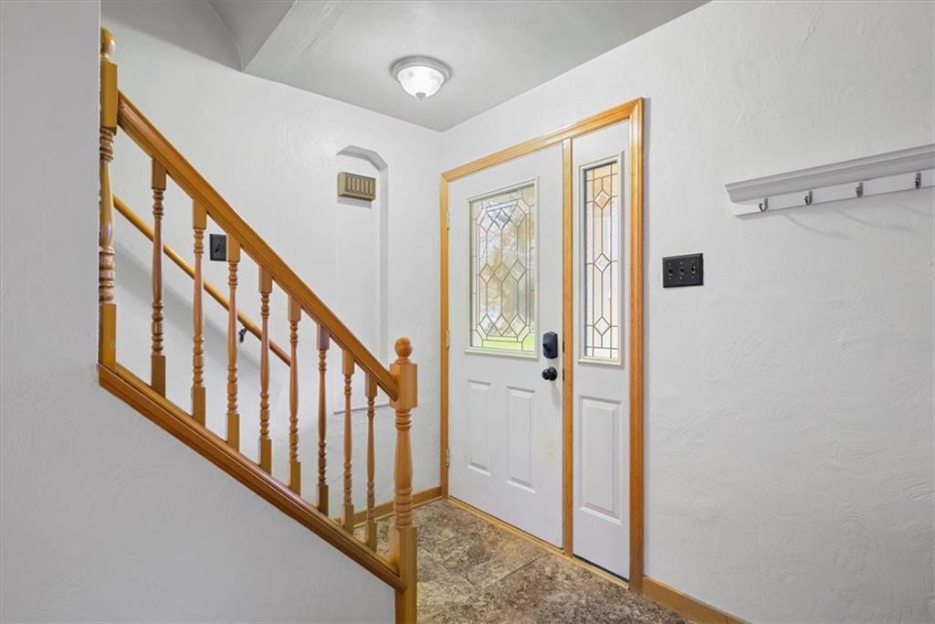 107 Clarette Road Pittsburgh, PA 15237 - Photo 4 of 25 Gallery Image 4