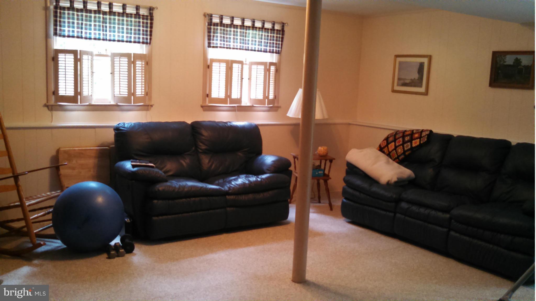 1141 Pinch Valley Road Westminster, MD 21158 - Photo 13 of 24 Family Room