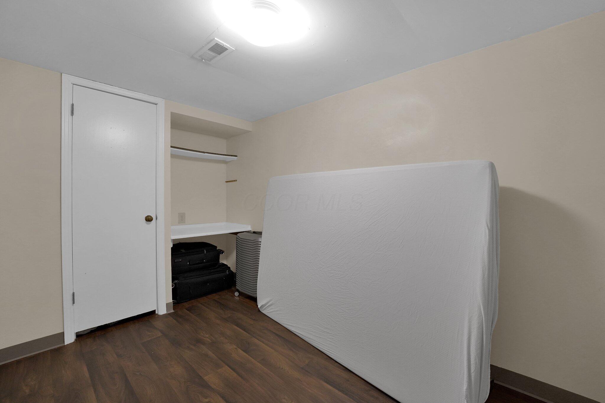 5738 Beechcroft Road, Unit L Columbus, OH 43229 - Photo 19 of 25 19-web-or-mls-5738-beechcroft-rd-unit-l