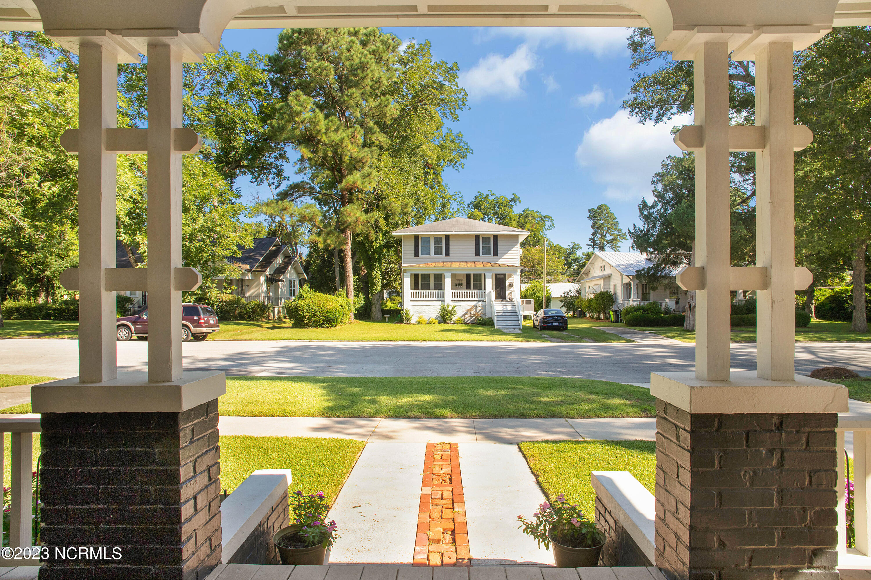 1507 Rhem Avenue New Bern, NC 28560 - Photo 8 of 33 Front
