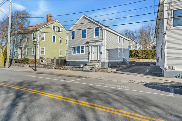 $5,000 | 484 Thames Street, Bristol, RI 02809