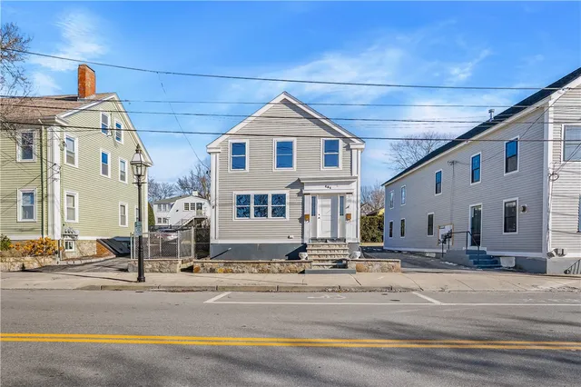 $5,000 | 484 Thames Street, Bristol, RI 02809