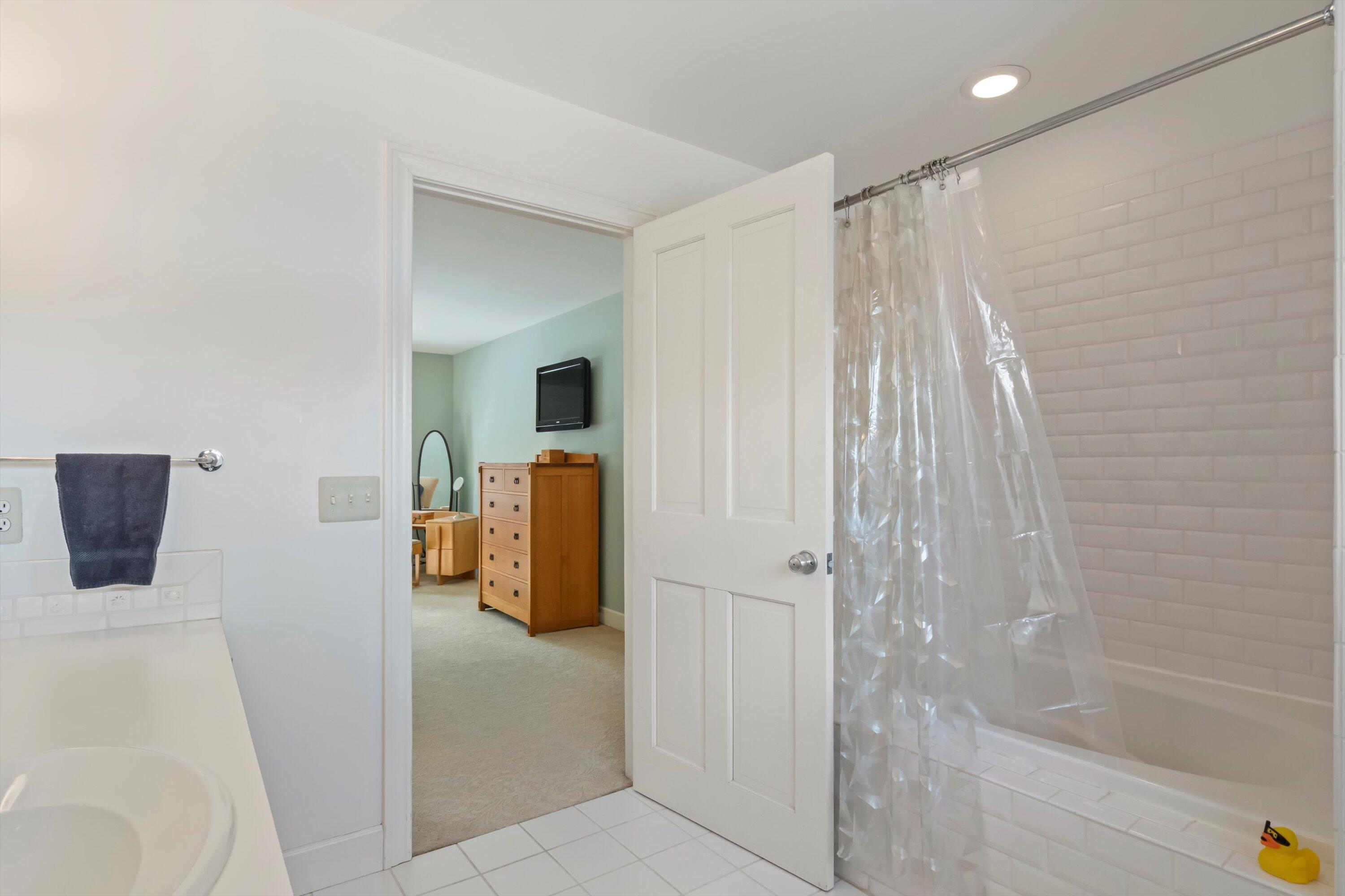 1246 Rose Center Road Fenton, MI 48430 - Photo 69 of 133 084-DSC07218