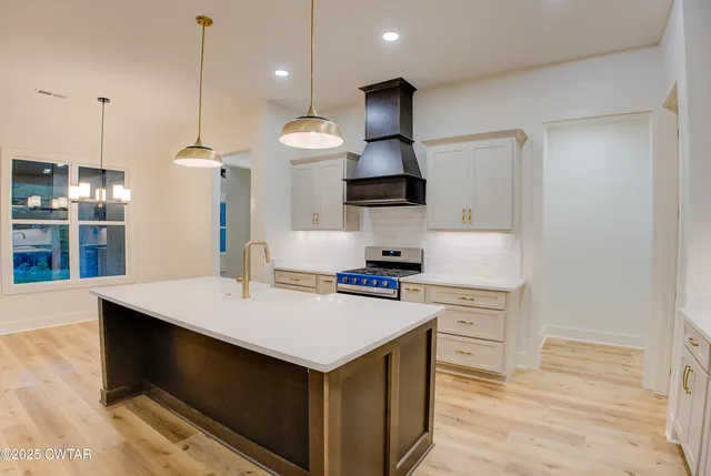 $449,900 | 77 Kings Pond Cove, Jackson, TN 38305