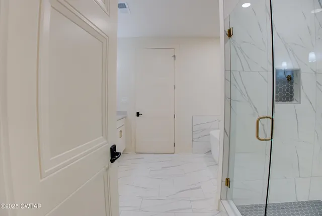 $449,900 | 77 Kings Pond Cove, Jackson, TN 38305