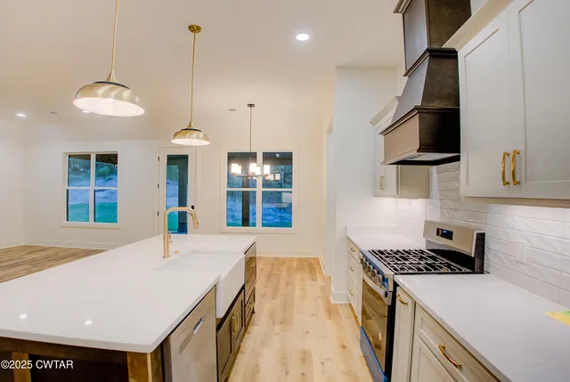 $449,900 | 77 Kings Pond Cove, Jackson, TN 38305