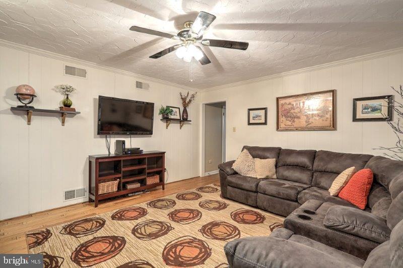468 Clearview Road Hanover, PA 17331 - Photo 14 of 36 Gallery Image 14