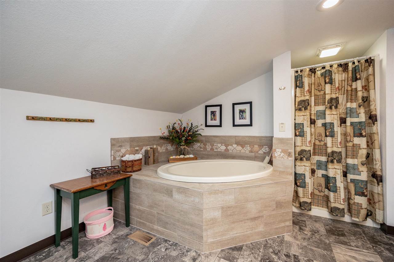 5243 Jenn Mill Road Southwest Riverside, IA 52327 - Photo 23 of 32 Gallery Image 23