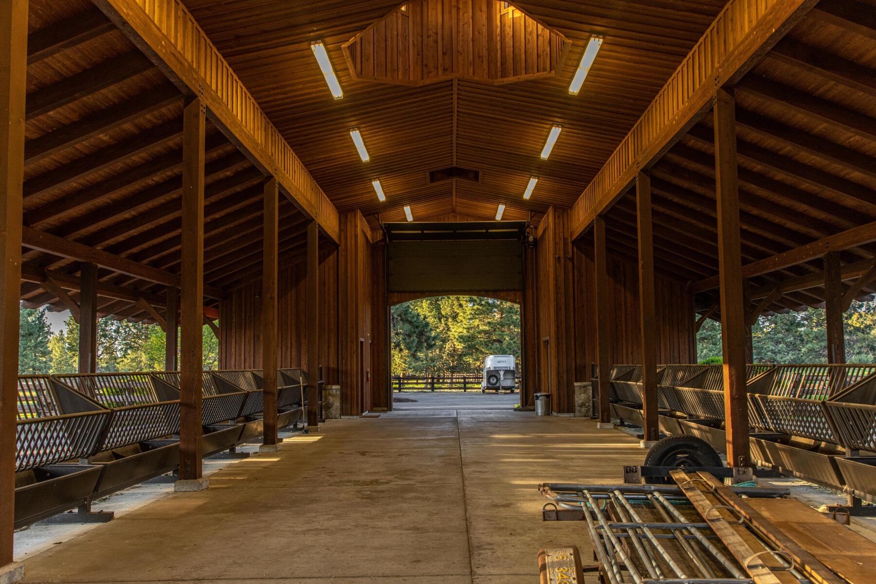 16400 Jordan Road Sisters, OR 97759 - Photo 46 of 101 Hay & Cattle Barn