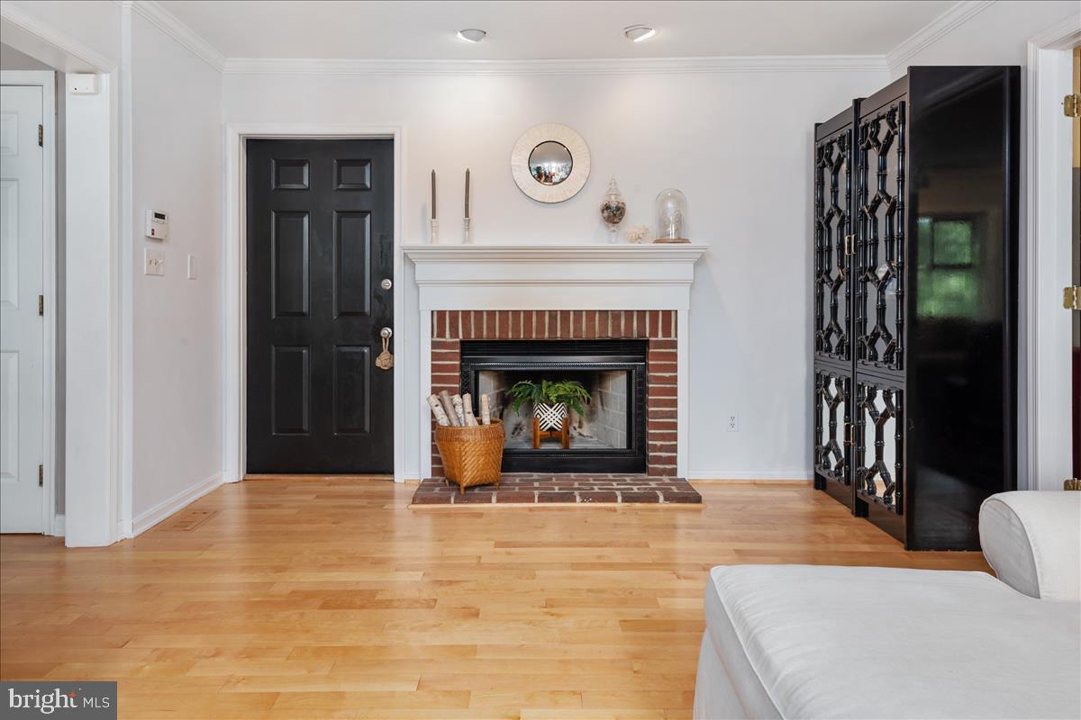 1900 Hidden Ridge Path Crownsville, MD 21032 - Photo 18 of 48 Wood Burning Fireplace