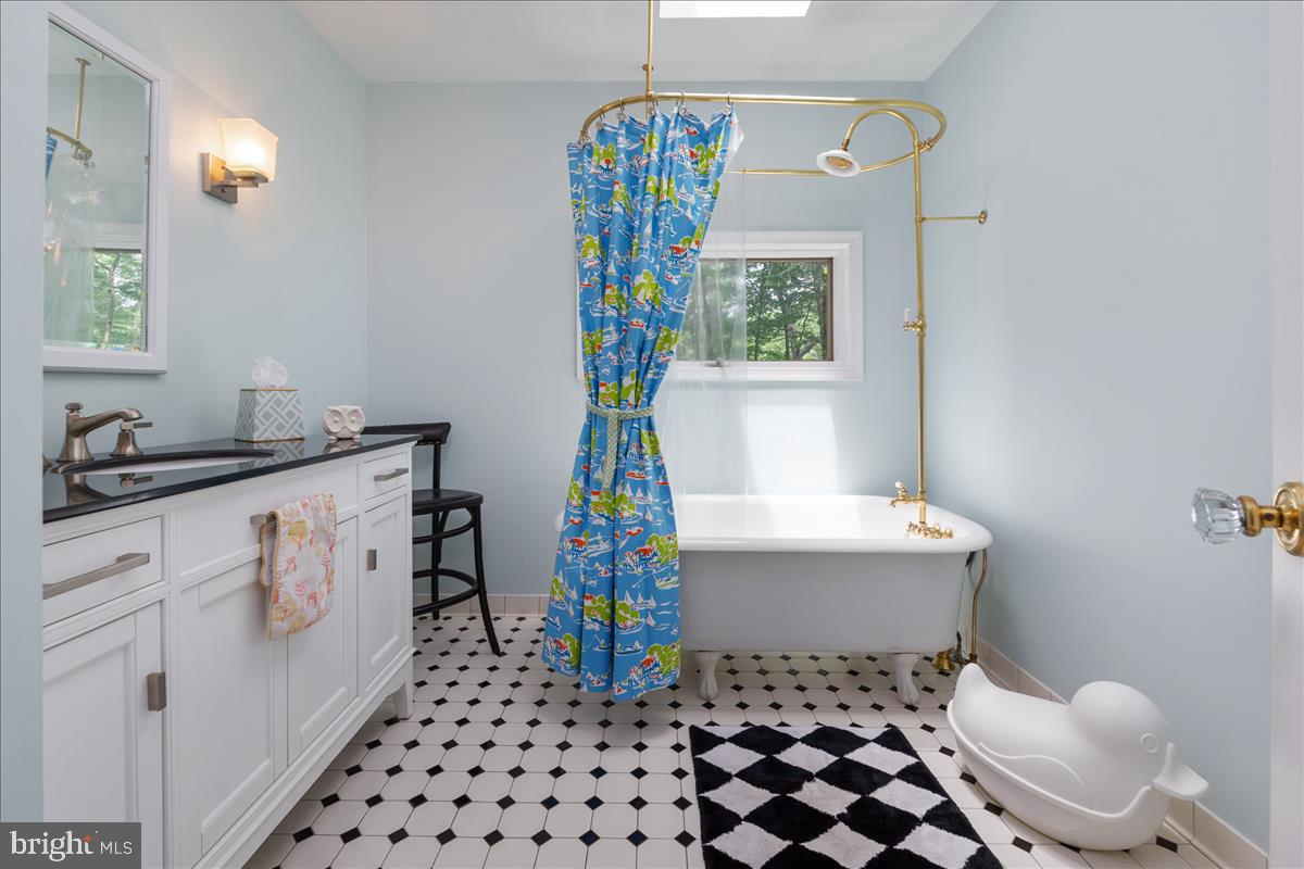 1900 Hidden Ridge Path Crownsville, MD 21032 - Photo 35 of 48 Additional Full-Bath Upstairs