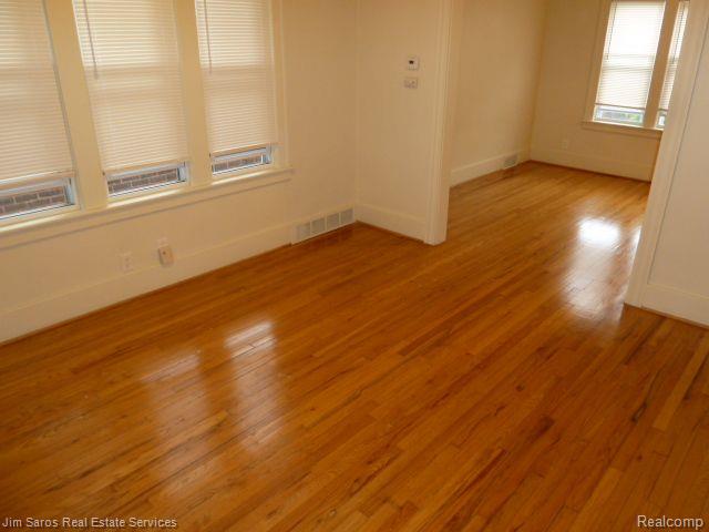 928 Nottingham Road Grosse Pointe, MI 48230 - Photo 3 of 12