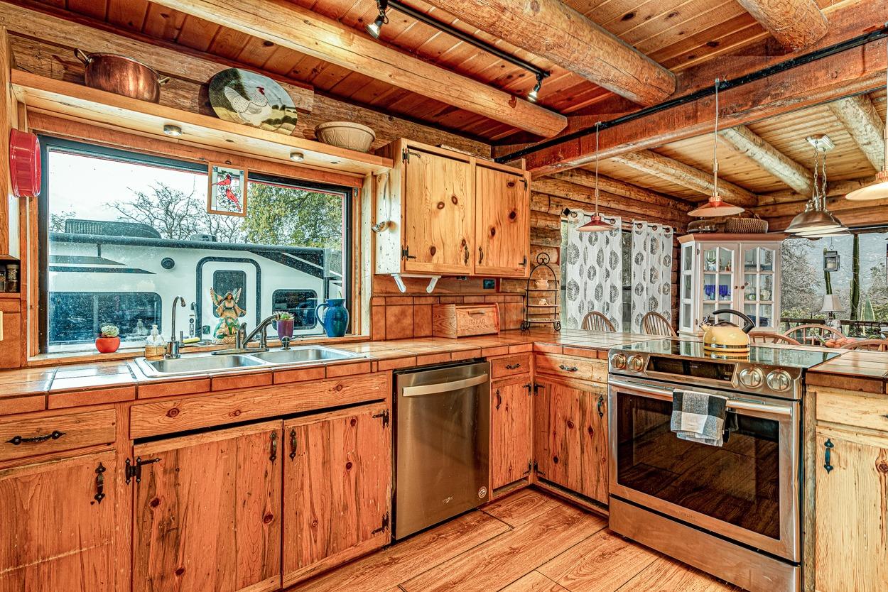 28252 Hitching Post Road Tollhouse, CA 93667 - Photo 9 of 38 Gallery Image 9