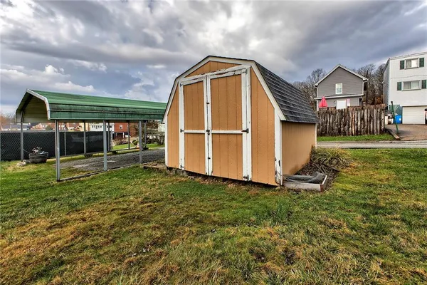 $150,000 | 229 South 5th Street, Youngwood, PA 15697